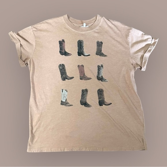 NWT - Studded Cowgirl Boots Oversized Fit Graphic Tee - Picture 1 of 3